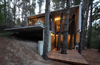 Casa Franz (Vivienda de veraneo en Mar Azul, Pcia. Buenos Aires) - Arqs. Mar&iacute;a Victoria Beson&iacute;as y Luciano Kruk