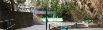 Bar en las Cuevas dels Hams (Porto Cristo, Mallorca, España) - A2arquitectos