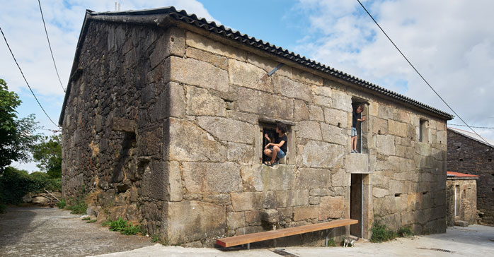 Casa O Fieiro. Una casa a tracción dentro de otra a compresión / Arturo Franco