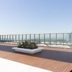 LifeCycle instala el deck WPC más grande del país en la terraza del edificio ICBC