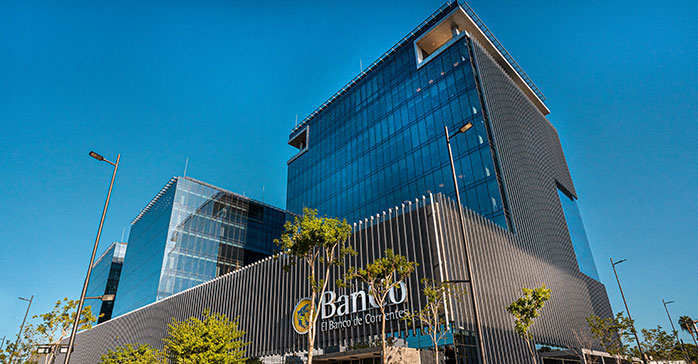 Inauguró la nueva sede del Banco de Corrientes diseñada por ESARQ