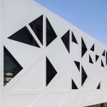 Tradición y alta tecnología en arquitectura escolar gracias a una espectacular fachada en HI-MACS®
