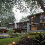 Casa Entreparotas / Di Frenna Arquitectos