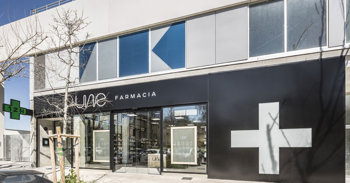 UNE Farmacia / Destudio Arquitectura