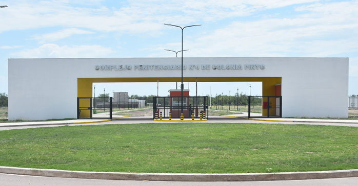 Complejo Penitenciario de Colonia Pinto / Serra Arquitectos