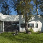 Vivienda en Pilar (El poema del árbol) / Arq. Juan Citroni