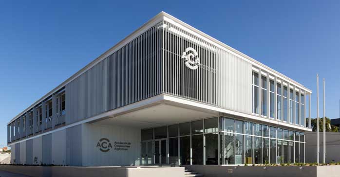 Edificio oficinas Asociación de Cooperativas Argentinas ACACOOP Bahía Blanca / Arrillaga Parola Arquitectos