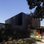 Dos Casas Metálicas / Mauricio Morra Arquitectos