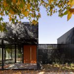 Dos Casas Metálicas / Mauricio Morra Arquitectos