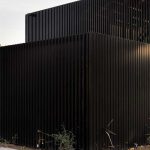 Dos Casas Metálicas / Mauricio Morra Arquitectos