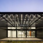 Dos Casas Metálicas / Mauricio Morra Arquitectos