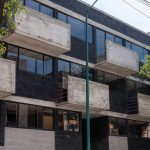 Edificio de vivienda multifamiliar Héroes 227 / ARQMOV Workshop