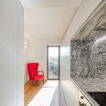 Hospedaje de San Sebastián / Tiago do Vale Architects