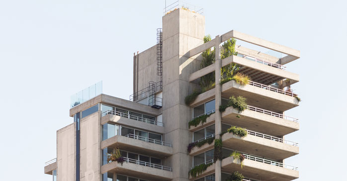 Edificio de viviendas Río Arriba / Arq. Pablo Gagliardo