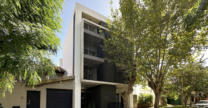Edificio de viviendas Roma 2853 / Curi Arquitectos