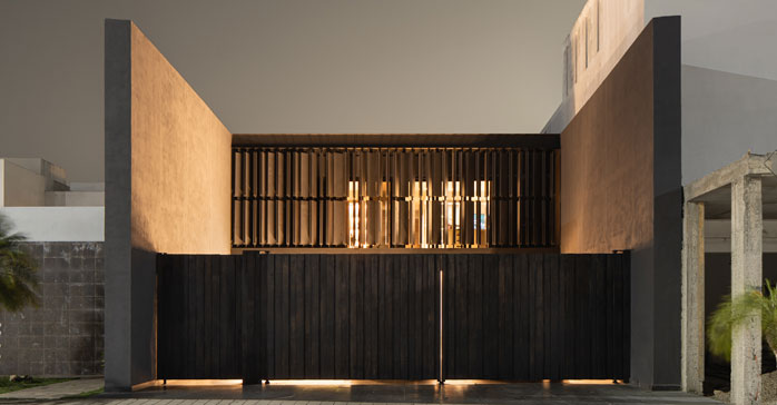 Casa Catorce / Yiyicaru Arquitectos