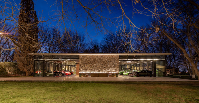 Pabellón del Auto / Guillermo Tirado González Architects