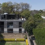 Vivienda plurifamiliar California 131 / Graus