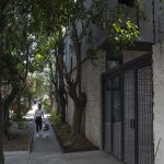 Vivienda plurifamiliar California 131 / Graus