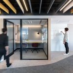 Oficinas Arcos del Sur (McDonald's) Uruguay / Contract Workplaces