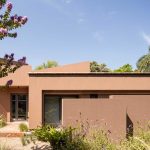 Casa [en] torno al árbol / otro estudio [oficina de arquitectos]