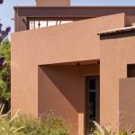 Casa [en] torno al árbol / otro estudio [oficina de arquitectos]