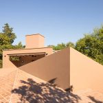 Casa [en] torno al árbol / otro estudio [oficina de arquitectos]