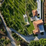 Hotel de la Casa de los Cerezos / Tiago do Vale Arquitectos