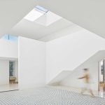 Hotel de la Casa de los Cerezos / Tiago do Vale Arquitectos