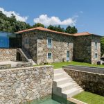 Hotel de la Casa de los Cerezos / Tiago do Vale Arquitectos