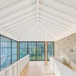 Hotel de la Casa de los Cerezos / Tiago do Vale Arquitectos