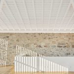 Hotel de la Casa de los Cerezos / Tiago do Vale Arquitectos