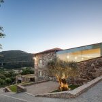 Hotel de la Casa de los Cerezos / Tiago do Vale Arquitectos