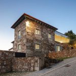 Hotel de la Casa de los Cerezos / Tiago do Vale Arquitectos