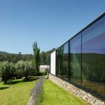 Hotel de la Casa de los Cerezos / Tiago do Vale Arquitectos