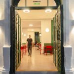 Bar café La Vieja Escuela / GIRA Oficina de Arquitectura y Paisajismo