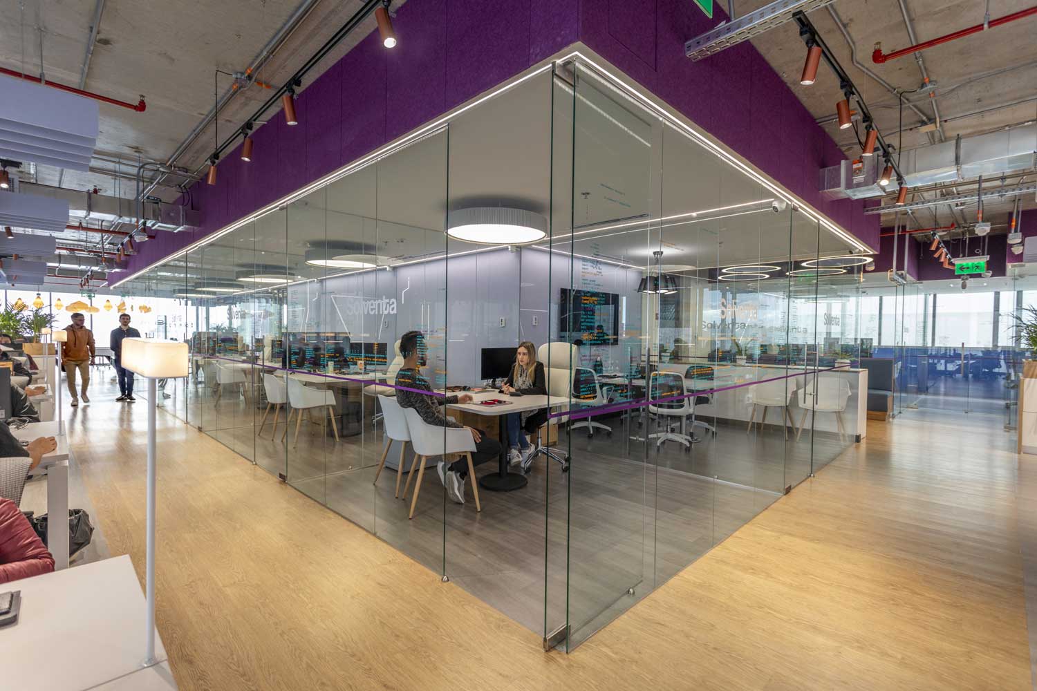Oficinas Solventa Colombia / Contract Workplaces