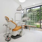 Clínica dental Nery Do Vale / Tiago do Vale Arquitectos