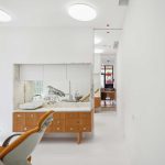Clínica dental Nery Do Vale / Tiago do Vale Arquitectos