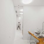 Clínica dental Nery Do Vale / Tiago do Vale Arquitectos