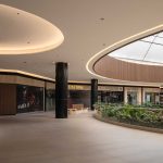 Centro comercial Pabellón Bosques / Taller David Dana