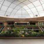 Centro comercial Pabellón Bosques / Taller David Dana