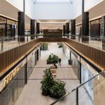 Centro comercial Pabellón Bosques / Taller David Dana