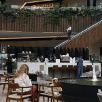Centro comercial Pabellón Bosques / Taller David Dana