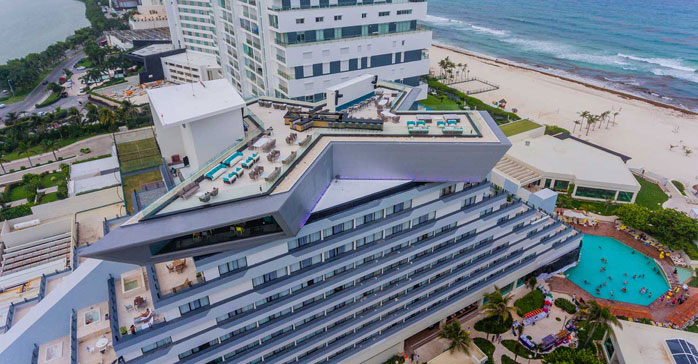 Showroom y ampliación del Park Royal Cancún / Amezcua