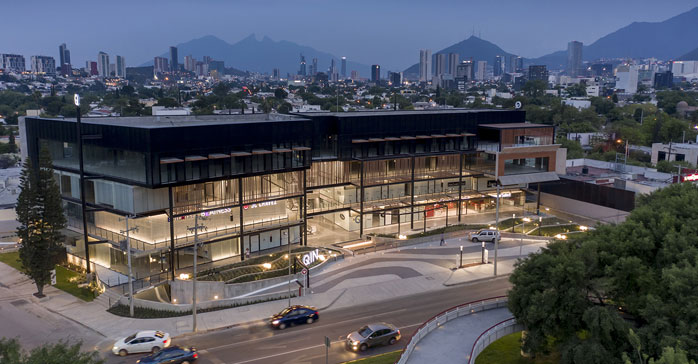 Plaza QIN / Punta Terra